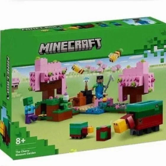 Конструктор LEGO Minecraft "Сад цветущей вишни"