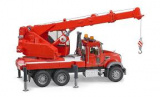 Bruder Автокран MACK с модулем со световыми и звуковыми эффектами, красный