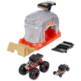 Hot Wheels Игровой набор "Пусковой гараж" Монстр-Трак в ассортименте