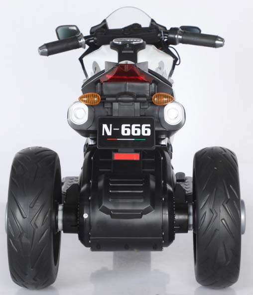 Toyland Электромобиль трицикл Aprilia 3.0 / цвет белый