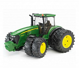 Трактор John Deere 7930 с двойными колёсами