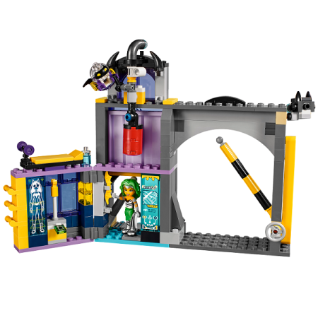 Lego Конструктор Супергёрлз Бэтгёрл Секретный бункер Бэтгёрл