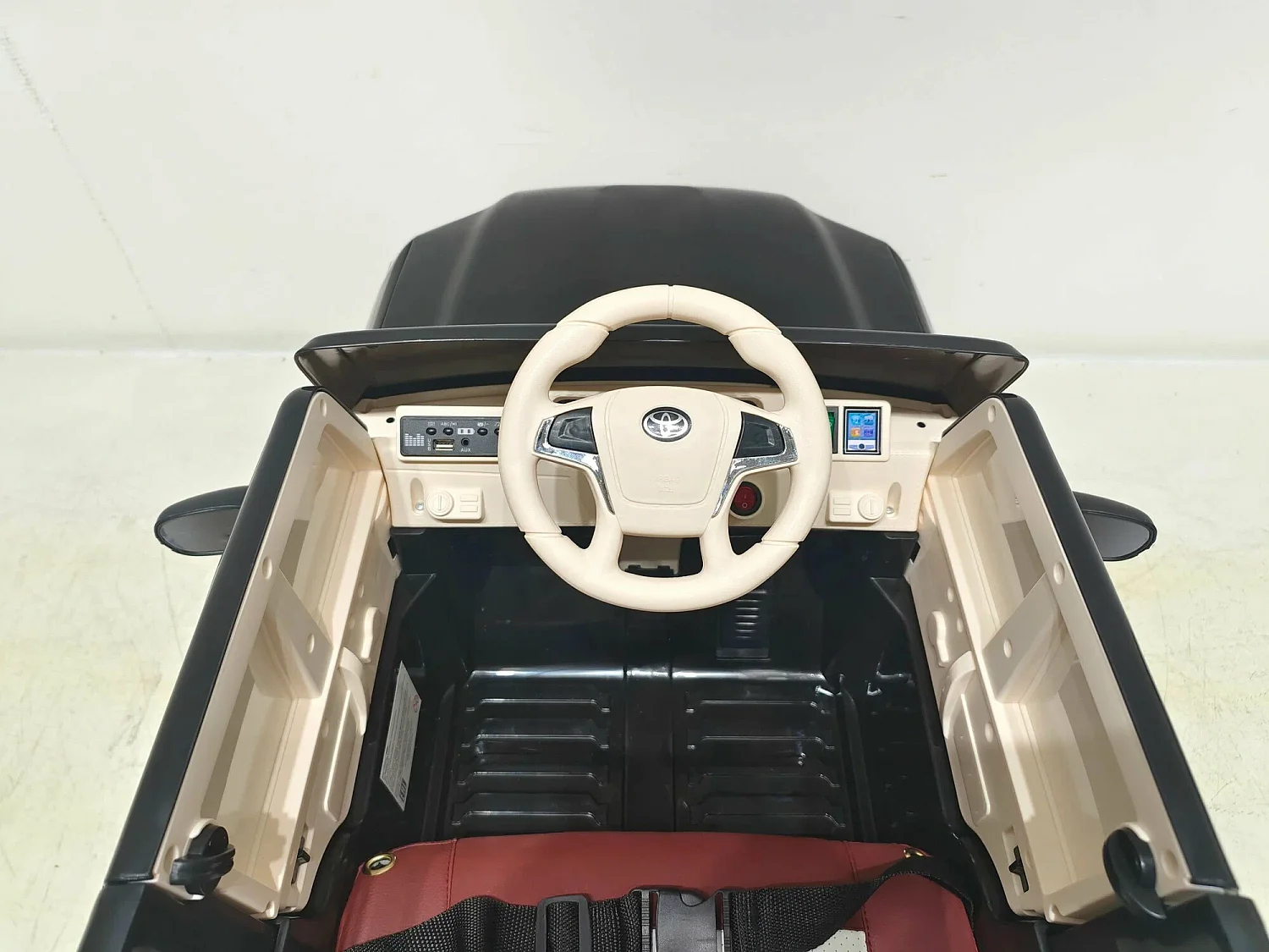 Toyland Электромобиль Toyota LC200