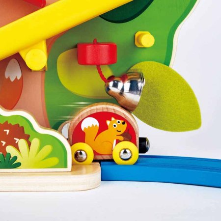 Hape Развивающая игрушка "Белка и орехи"