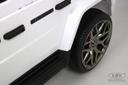 Rivertoys Электромобиль Mercedes-AMG G63 / цвет белый