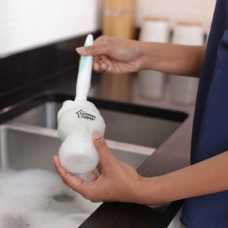 Tommee Tippee Ершик для мытья бутылочек и сосок 2 в 1