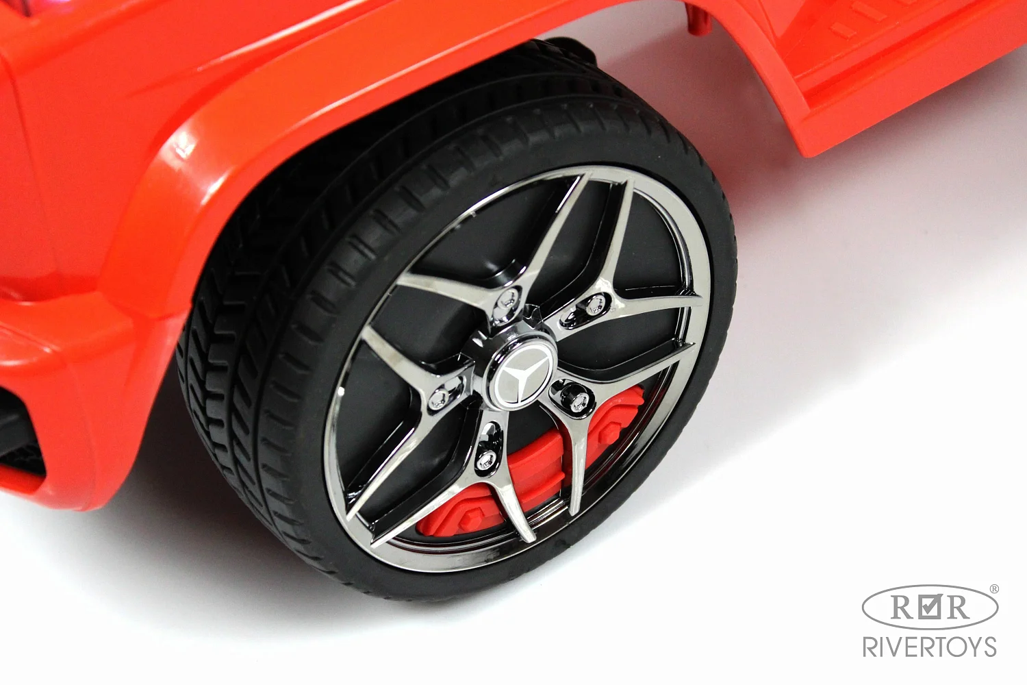 Rivertoys Толокар Mercedes-Benz GL63, с ручкой