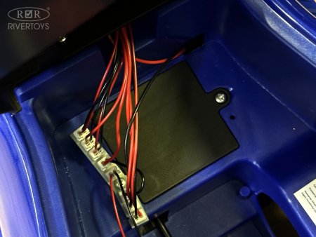 Z001ZZ-C Толокар Mercedes-Benz G63 (Синий бриллиант)