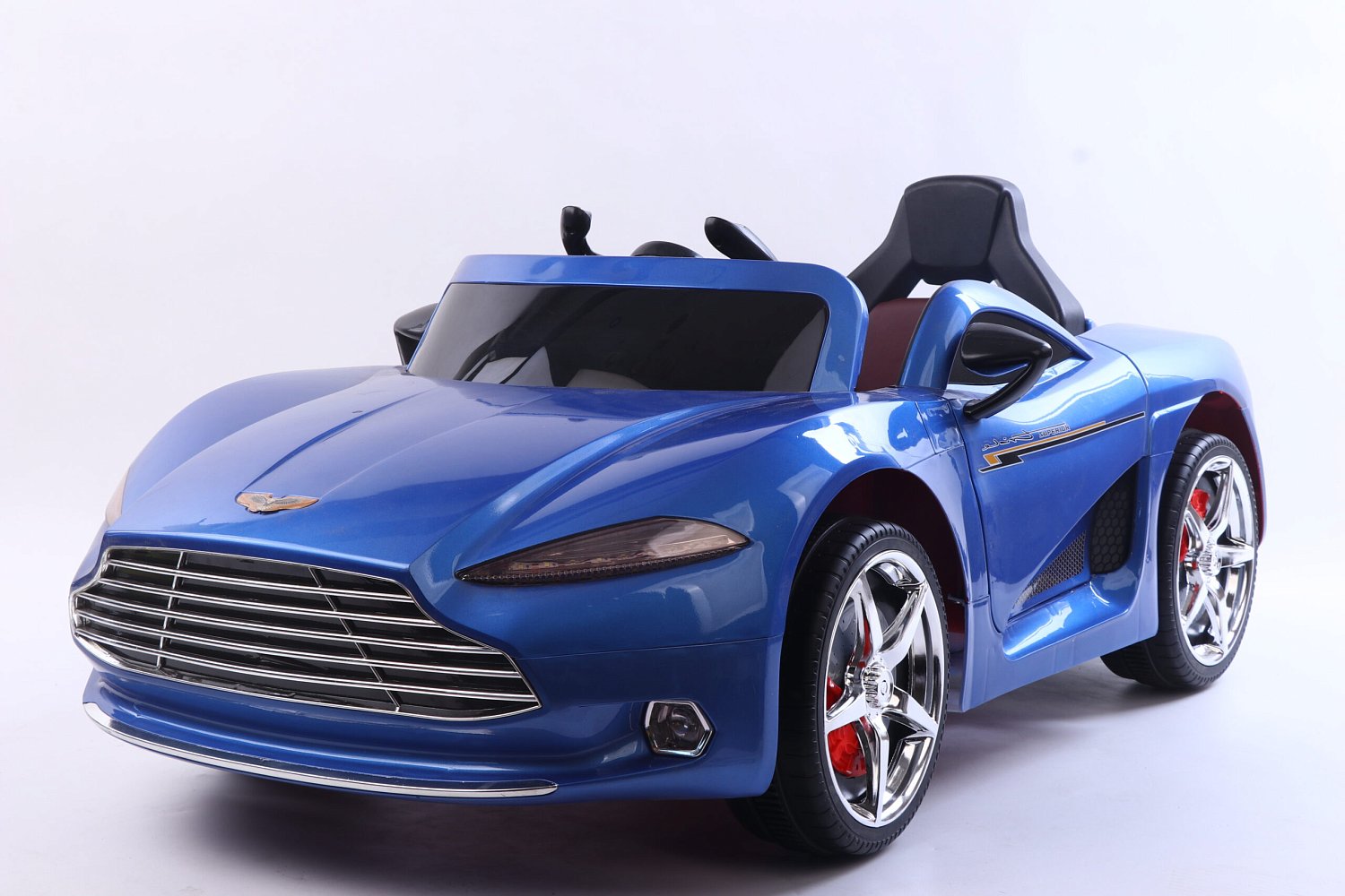 Автомобиль Aston Martin FLSeat YHF3913