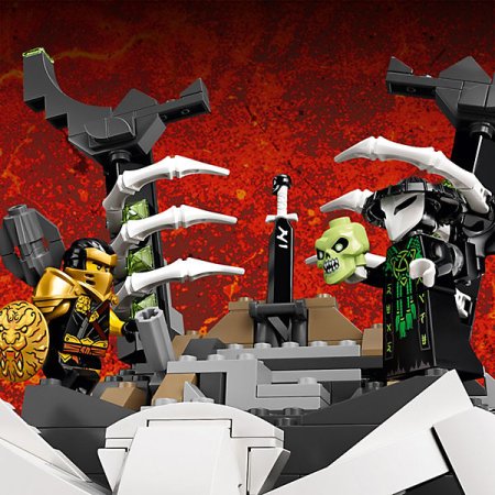 LEGO Конструктор Ninjago "Подземелье колдуна-скелета", 1171 элемент