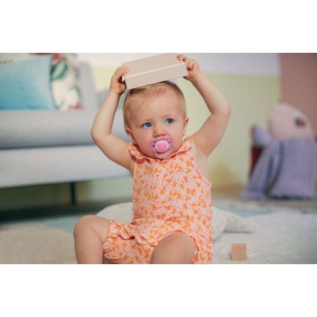 Avent Пустышка Ultra soft с футляром 6-18мес 2шт / розовый / фиолетовый