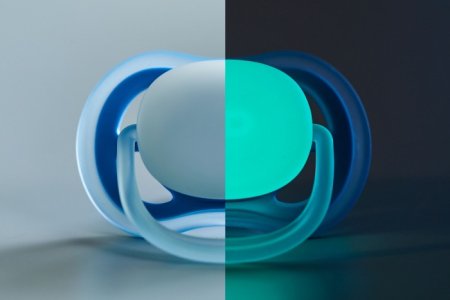 Avent Пустышка ultra air ночная с футляром для хранения и стерилизации, 0–6 мес 2 шт / цвет голубой