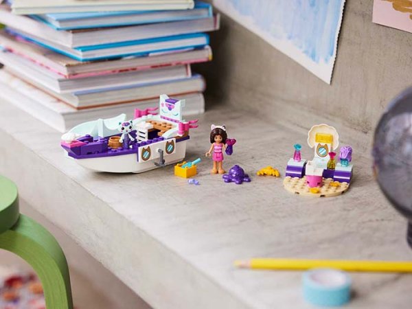 Lego Конструктор Gabby's Dollhouse "Корабль и спа Габби и МерКэта"