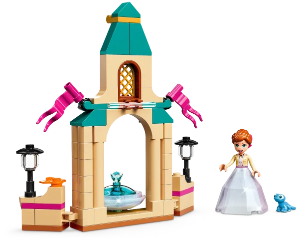 Конструктор LEGO Princess  "Двор замка Эльзы"