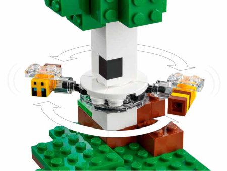 Lego Minecraft Конструктор "Пчелиный коттедж"