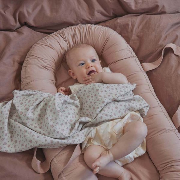 Elodie Портативный кокон Baby Nest Blushing Pink