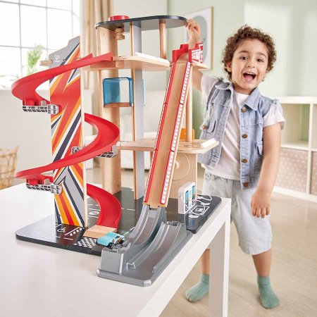 Hape Многоуровневая автостоянка-гараж для трюков