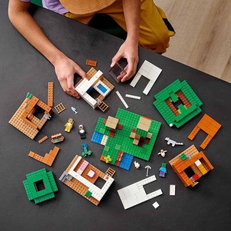 LEGO Minecraft Конструктор "Современный домик на дереве", 909 деталей