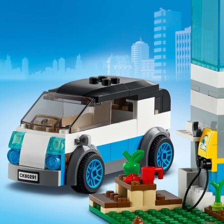 LEGO City Конструктор "Современный дом для семьи", 388 деталей