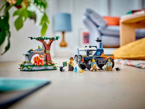 Lego Конструктор City "Исследователь джунглей: грузовик для бездорожья"