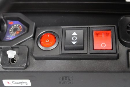 Z111VO Электромобиль   (Белый)