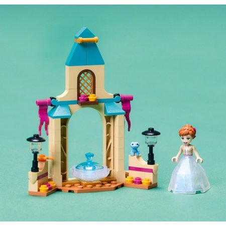 LEGO Конструктор Princess "Двор замка Анны"