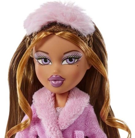 Bratz Кукла с аксессуарами Slumber Party Ясмин