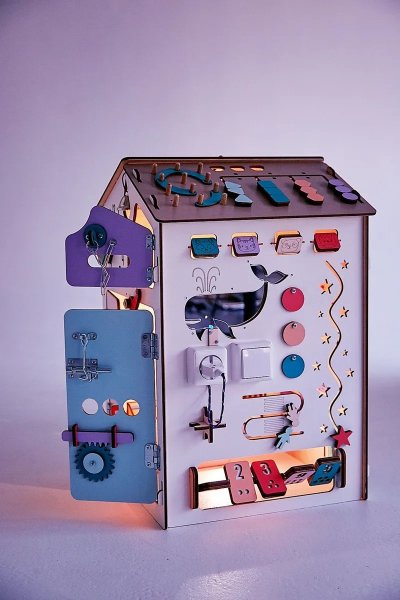 Bunny Board Бизиборд домик развивающий "Дом с китом" со светом, большой