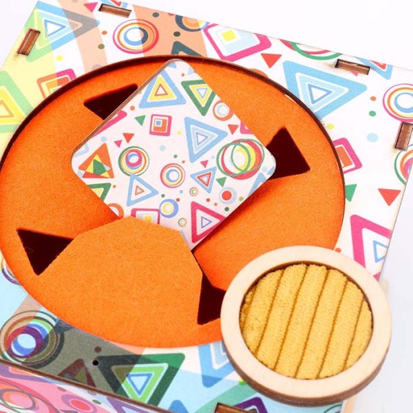 Smile Decor Развивающая игра по методике Монтессори "Тактильный куб. Фигуры"