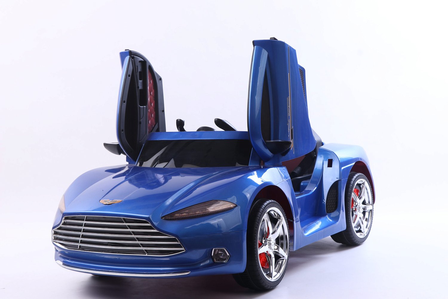 Автомобиль Aston Martin FLSeat YHF3913