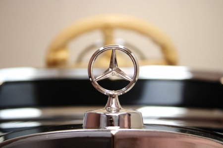 M111MM Электромобиль Mercedes-Benz Тур 540K (Черный глянец)