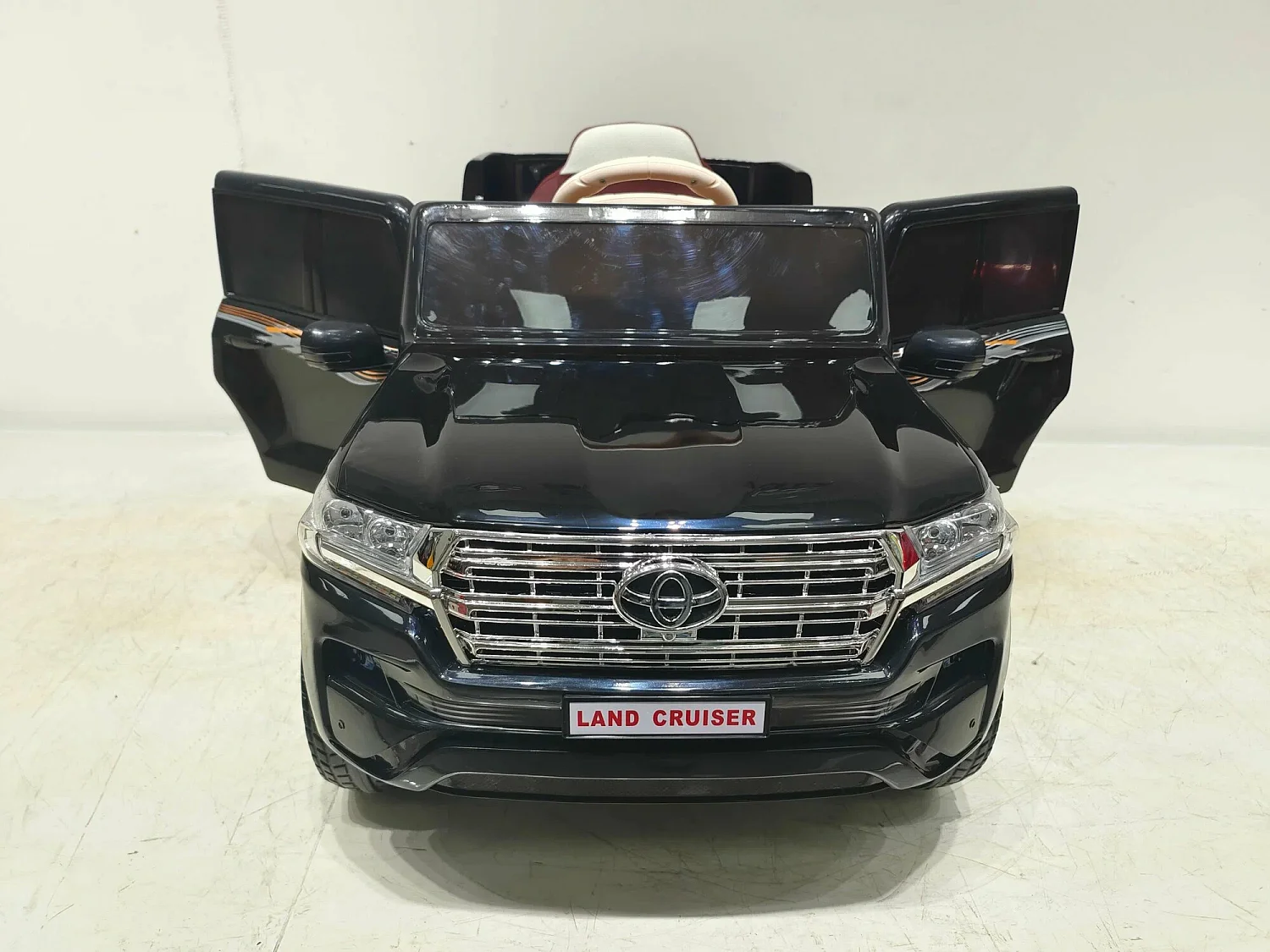 Toyland Электромобиль Toyota LC200