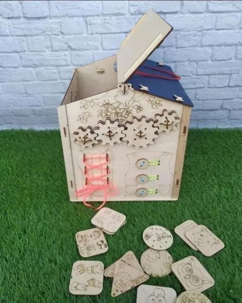 Обучающая игрушка Бизидом для детей из березы 36*32*32 см