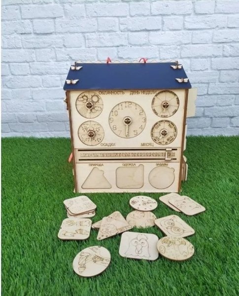 Обучающая игрушка Бизидом для детей из березы 36*32*32 см