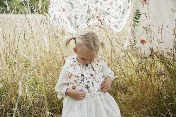 Elodie Нагрудник детский Meadow Blossom