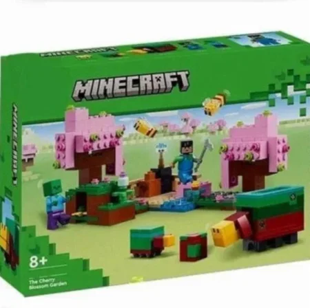 Конструктор LEGO Minecraft "Сад цветущей вишни"