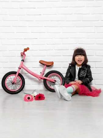 AmaroBaby Двухколесный беговел Road Racer  / цвет розовый