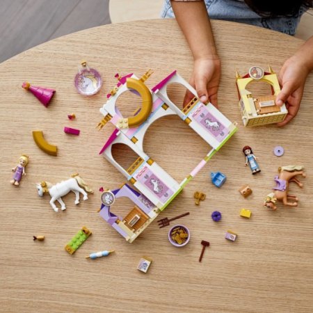 LEGO Princess Конструктор "Королевская конюшня Белль и Рапунцель", 239 деталей 