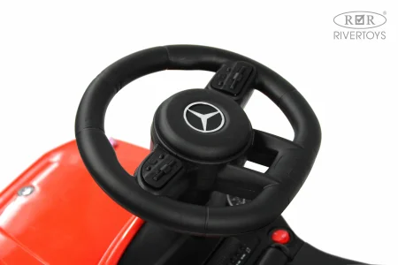Rivertoys Толокар Mercedes-Benz GL63, с ручкой / цвет красный