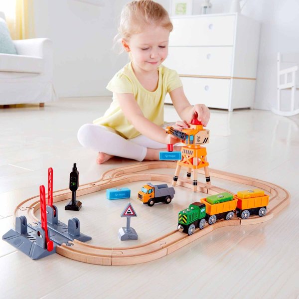 Hape Игровой набор "Железная дорога" с краном