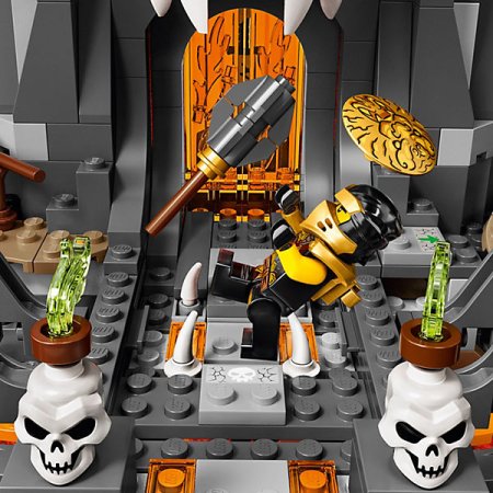 LEGO Конструктор Ninjago "Подземелье колдуна-скелета", 1171 элемент