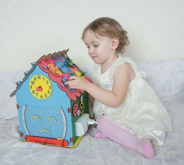 Развивающая игрушка "Бизи-Дом"