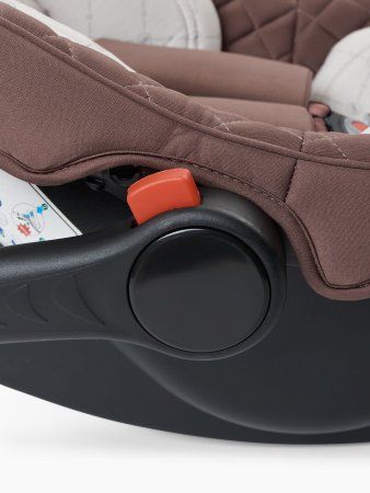Happy Baby Автокресло Skyler V2 / цвет chocolat