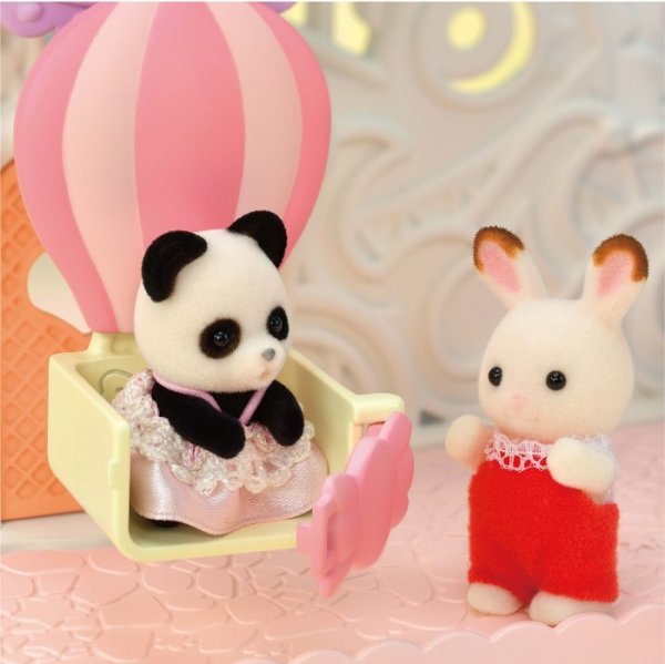 Sylvanian Families Детский игровой набор "Детский парк развлечений" 5537