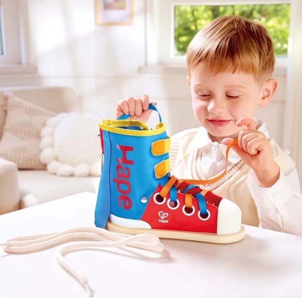 Hape Развивающая игрушка "Моя первая головоломка" Завяжи шнурки 