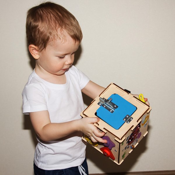 Yoshatoys Бизикуб "Барашек"