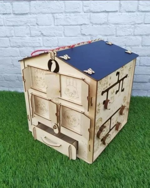 Обучающая игрушка Бизидом для детей из березы 36*32*32 см