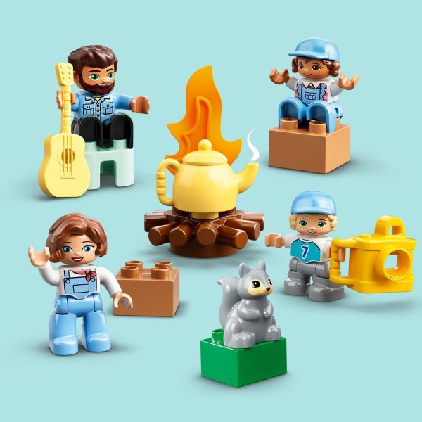 LEGO DUPLO Конструктор "Семейное приключение на микроавтобусе"