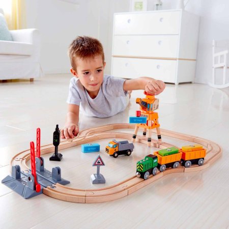 Hape Игровой набор "Железная дорога" с краном