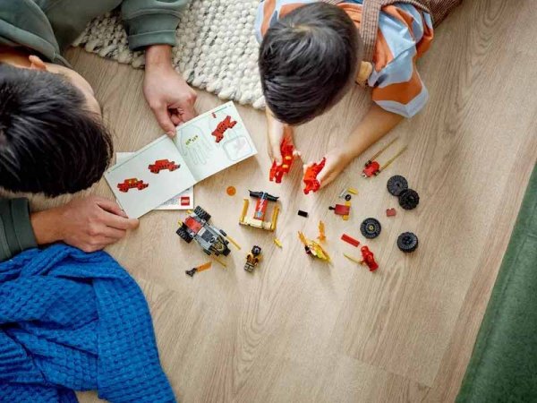 Lego Ninjago Конструктор "Кай и Рас: Битва на машине и мотоцикле"